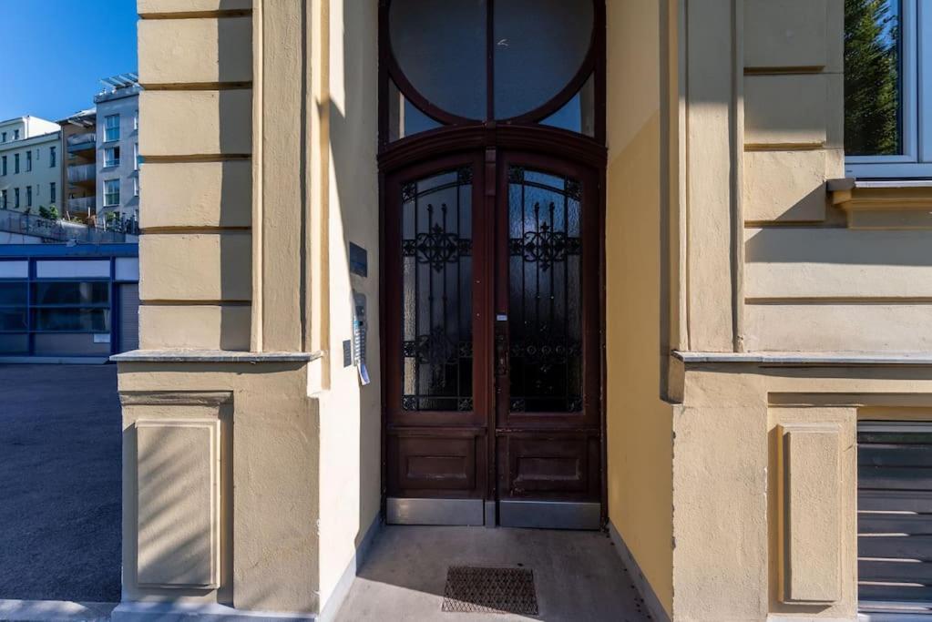 Lite 1Br Near Metro & Center By Hm Lägenhet Wien Exteriör bild